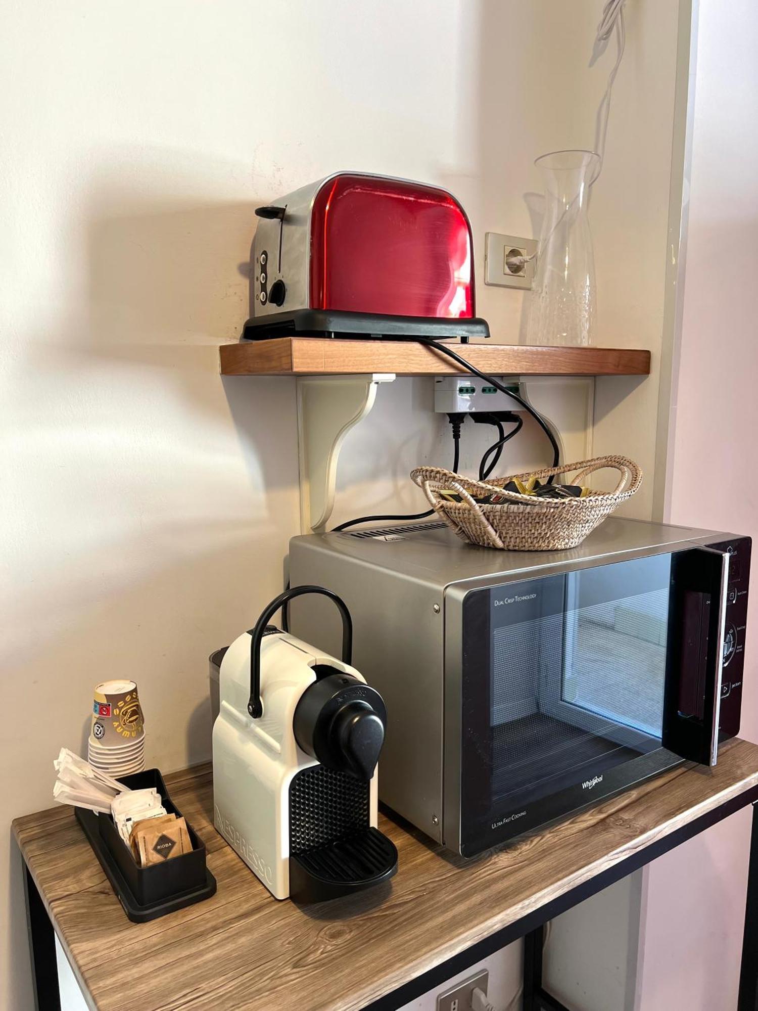 Eufonia Vinyl Friendly Apartment Рим Екстериор снимка
